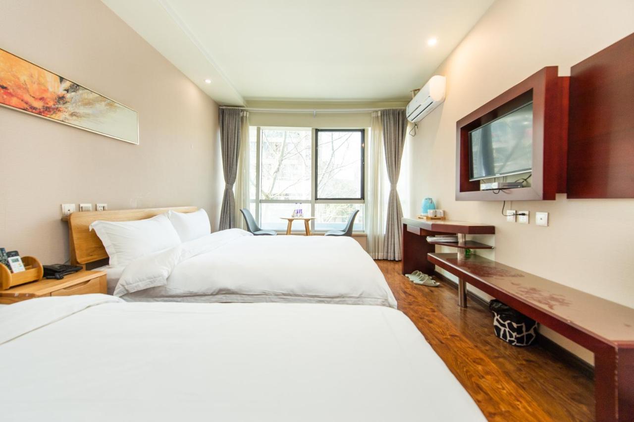 J Hotel เซี่ยงไฮ้ ภายนอก รูปภาพ